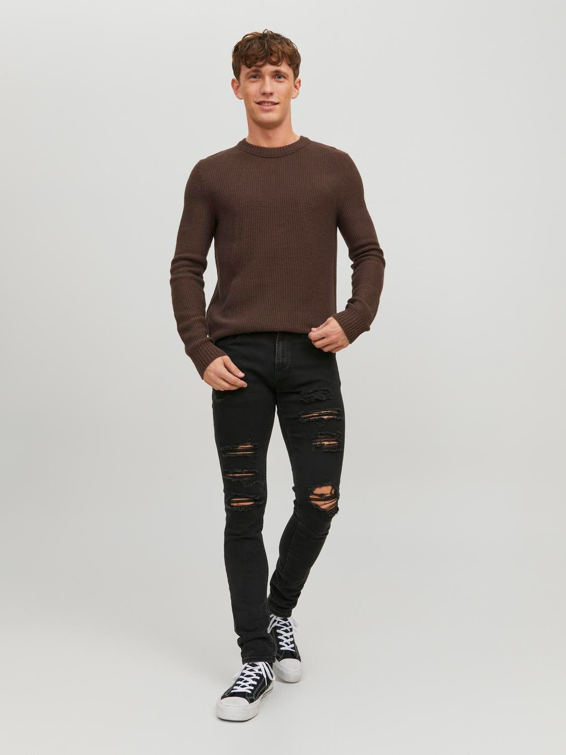 model_shot-front_full